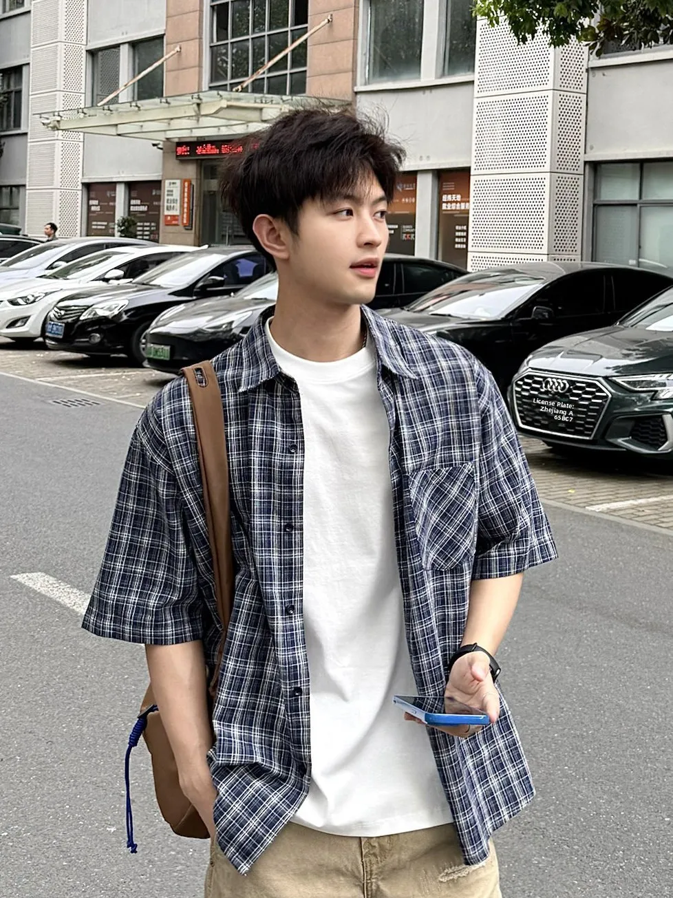 American Style Plaid Shirt Men's Short Sleeve Loose Casual Versatile Shirt Youthful Hong Kong Style Men's Clothing Top
American Style Plaid Shirt Men's Short Sleeve Loose Casual Versatile Shirt Youthful Hong Kong Style Men's Clothing Top