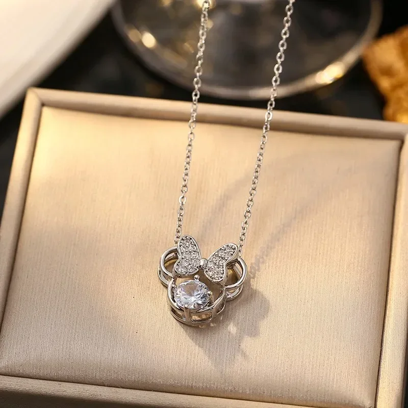 This light luxury and niche necklace features a lively cartoon mouse collarbone necklace. Fashion clothing necklace
This light luxury and niche necklace features a lively cartoon mouse collarbone necklace. Fashion clothing necklace