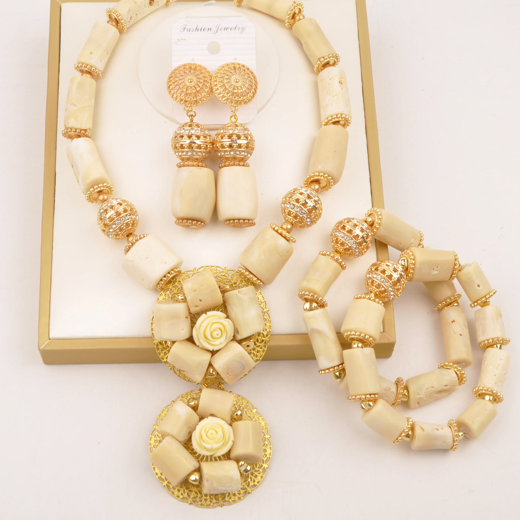 Nigerian Bride Wedding Jewelry Natural White Coral Bead Necklace African Bridal Jewelry Sets
Nigerian Bride Wedding Jewelry Natural White Coral Bead Necklace African Bridal Jewelry Sets