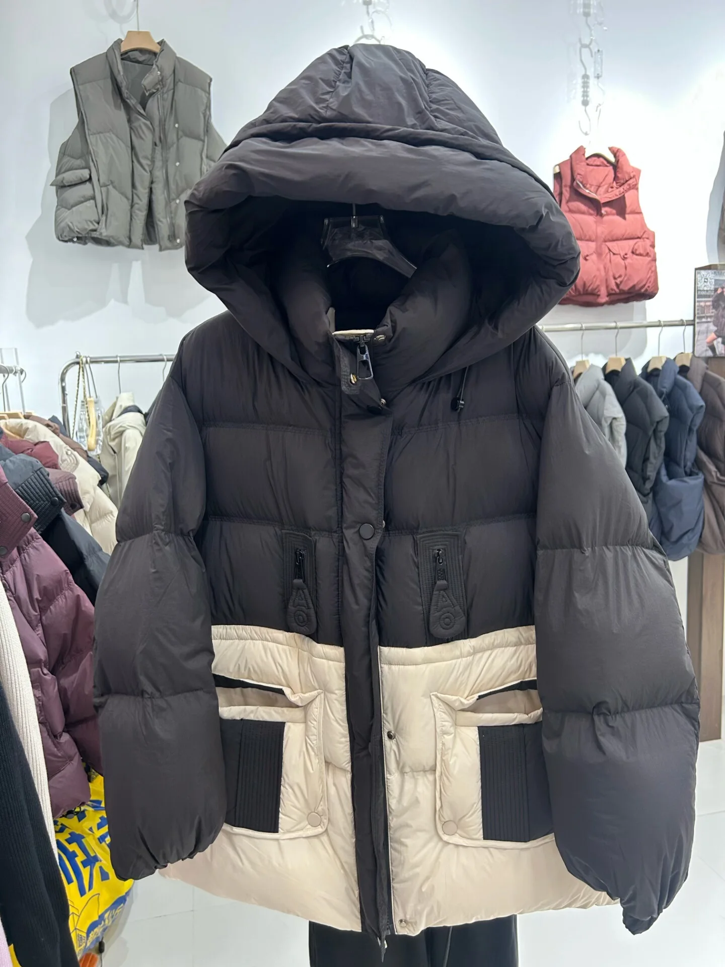 Winter Puff Hooded Patchwork Down Jacket Women White Duck Down Fluffy Zipper Parker Outwears Female Thicken Warm Pocket Jackets
Winter Puff Hooded Patchwork Down Jacket Women White Duck Down Fluffy Zipper Parker Outwears Female Thicken Warm Pocket Jackets