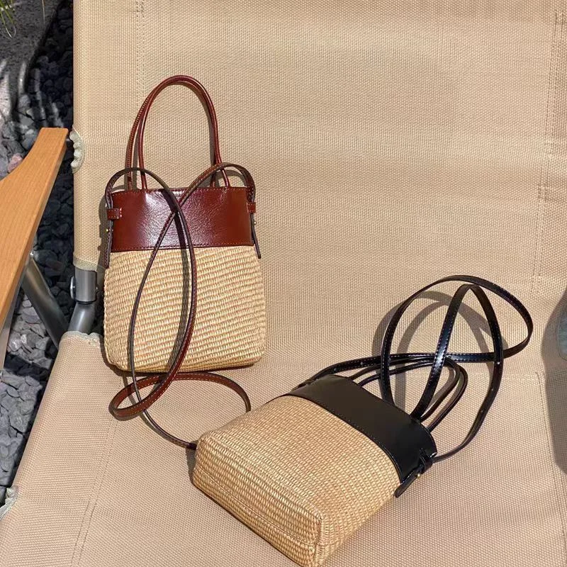 Summer Straw Beach Bag Retro Patchwork Brown Raffia Bag Tote Designer Women Crossbody Bucket Bag Color Blocking Long Shoulderbag
Summer Straw Beach Bag Retro Patchwork Brown Raffia Bag Tote Designer Women Crossbody Bucket Bag Color Blocking Long Shoulderbag