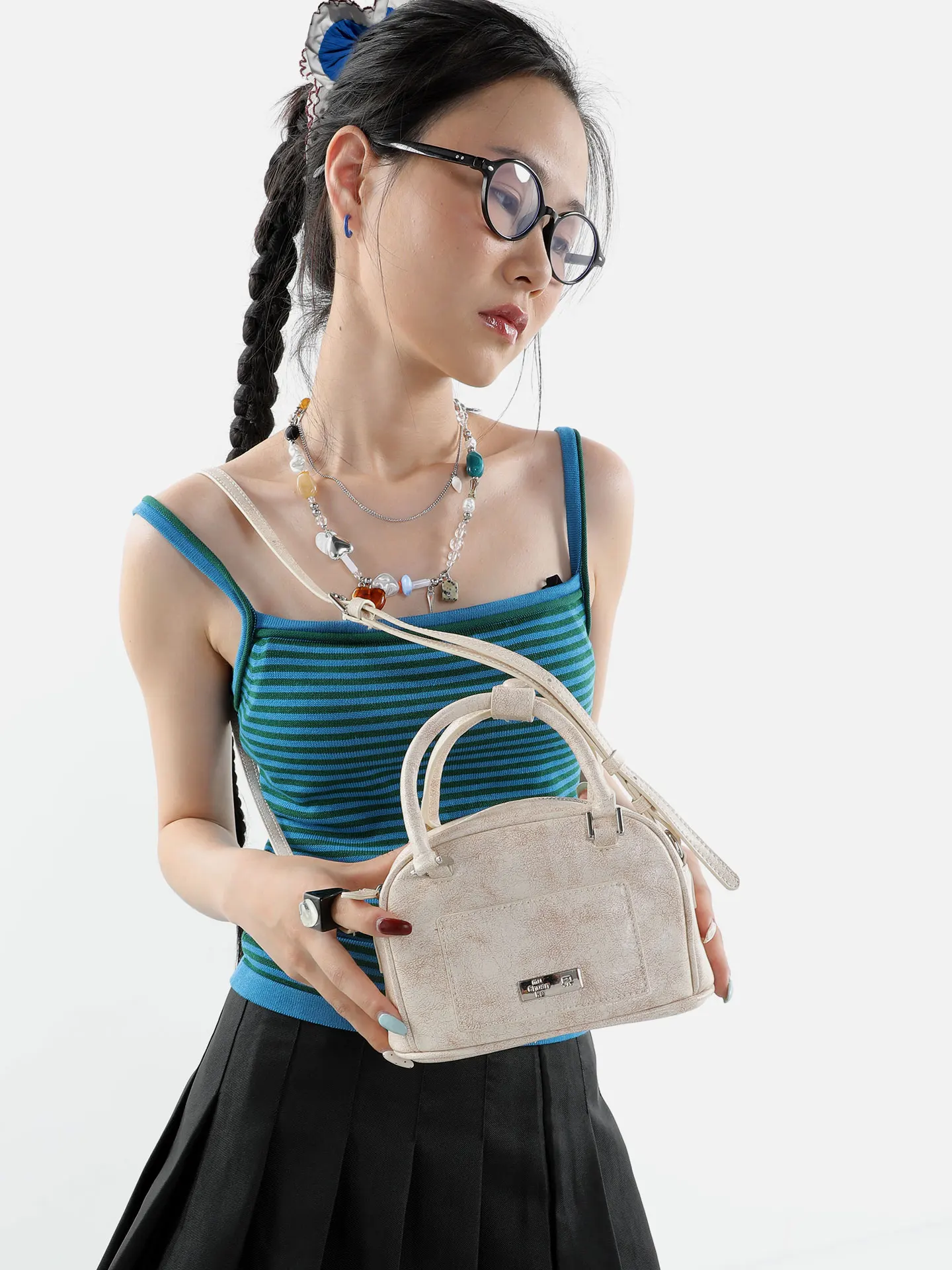 Original Design Short Handle Handheld Boston Bag Small Square Bag Premium Feeling Crossbody Bag 2026 New Style Youth Casual P...
Original Design Short Handle Handheld Boston Bag Small Square Bag Premium Feeling Crossbody Bag 2026 New Style Youth Casual P...