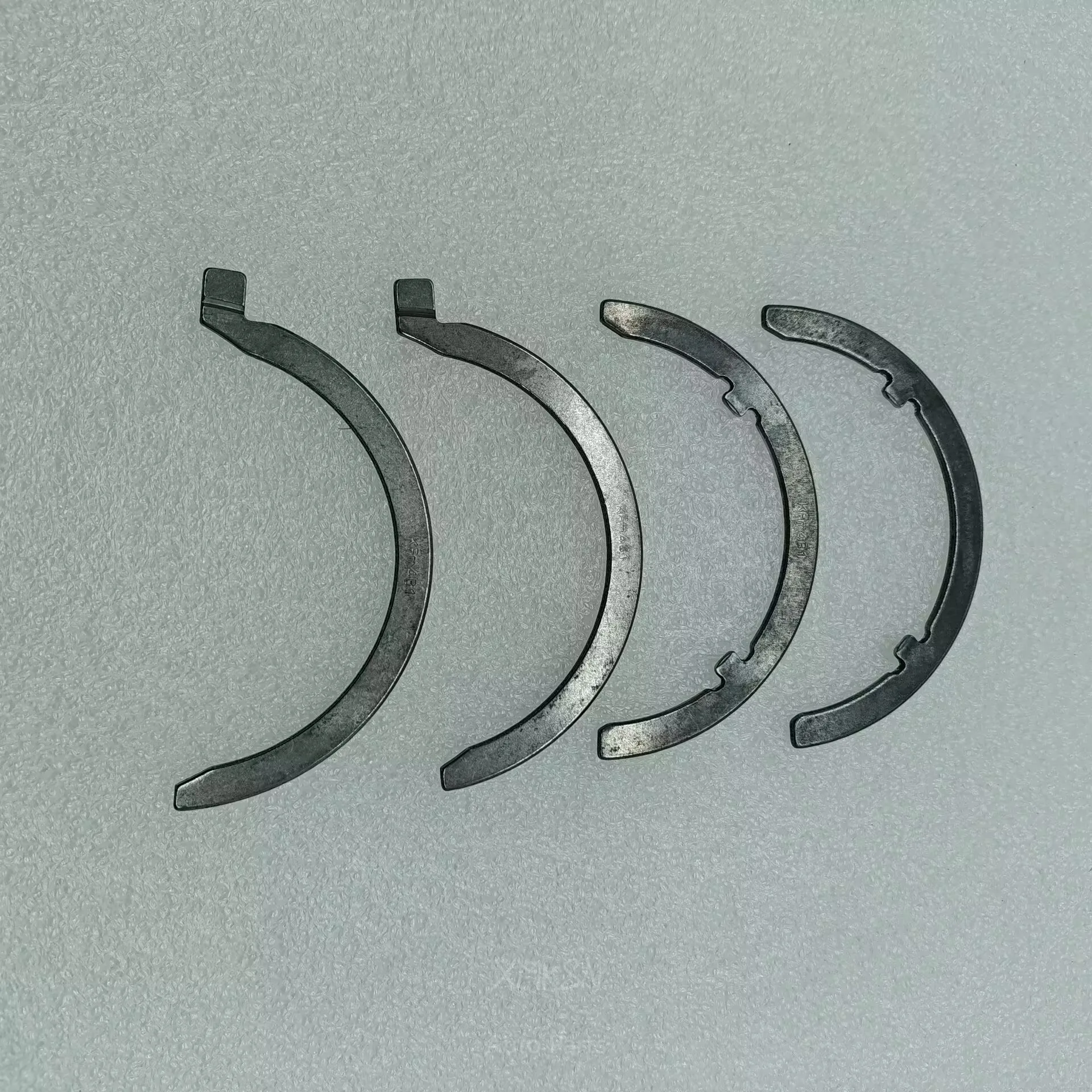1set 4pcs For Ssangyong Rodius Korando Actyon Rexton Crankshaft Thrust Bearing Lower& Upper6710330352+6710330152 
1set 4pcs For Ssangyong Rodius Korando Actyon Rexton Crankshaft Thrust Bearing Lower& Upper6710330352+6710330152