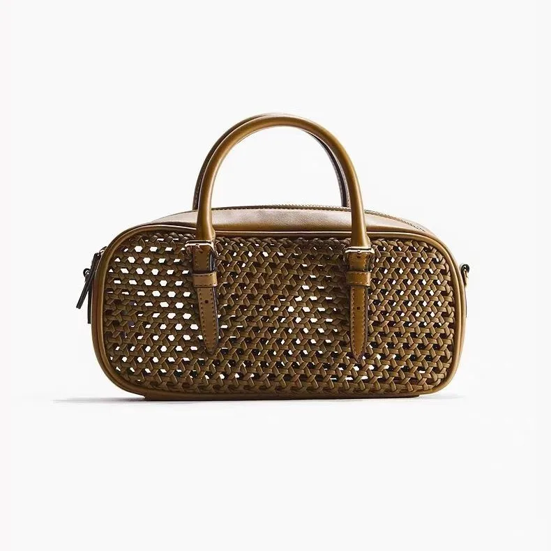 2026 New Fashion Handmade Woven Women's Handbag Crossbody Boston Pillow Bag PU Material small Size Solid Color Spring Seaso
2026 New Fashion Handmade Woven Women's Handbag Crossbody Boston Pillow Bag PU Material small Size Solid Color Spring Seaso