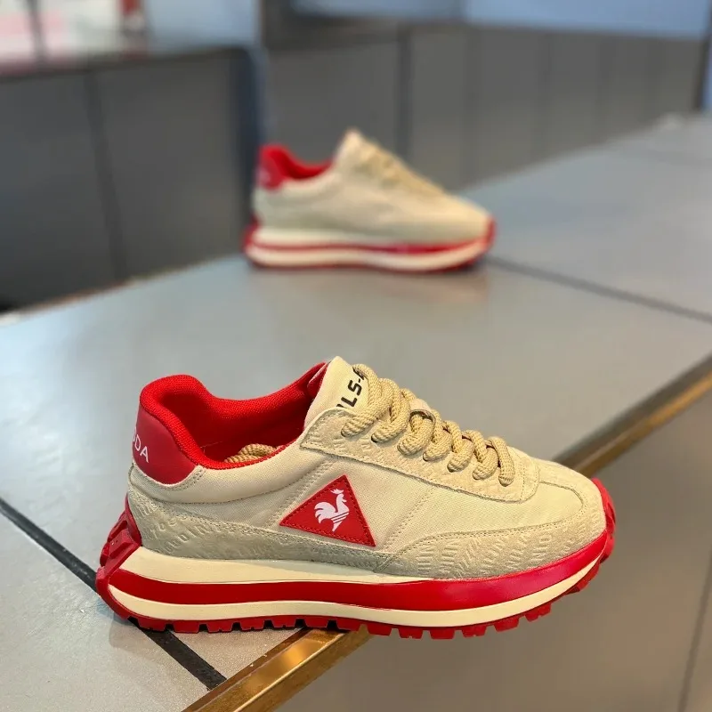 Daily casual men's shoes Lightweight and breathable fashion running shoes Soft and comfortable men's outdoor casual sports shoes
Daily casual men's shoes Lightweight and breathable fashion running shoes Soft and comfortable men's outdoor casual sports shoes