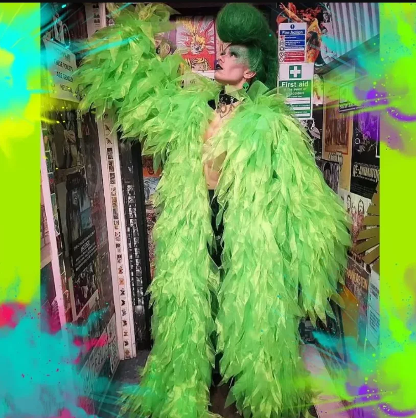 Привлекательная неоново-зеленая длинная женская куртка с оборками, роскошная куртка, верхняя одежда, костюмы для сценического шоу, цвет на заказ 
Привлекательная неоново-зеленая длинная женская куртка с оборками, роскошная куртка, верхняя одежда, костюмы для сценического шоу, цвет на заказ