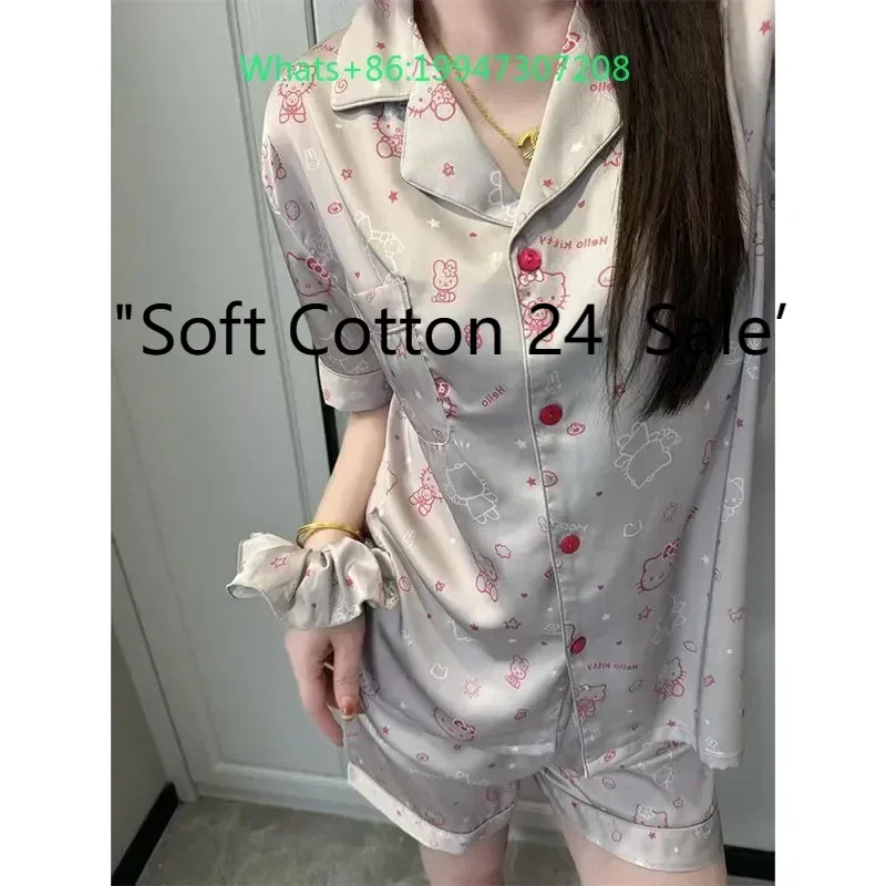 Summer gray cute cartoon Hello Kitty ice silk pajamas women's short-sleeved shorts can go out to wear loungewear two-piece set
Summer gray cute cartoon Hello Kitty ice silk pajamas women's short-sleeved shorts can go out to wear loungewear two-piece set