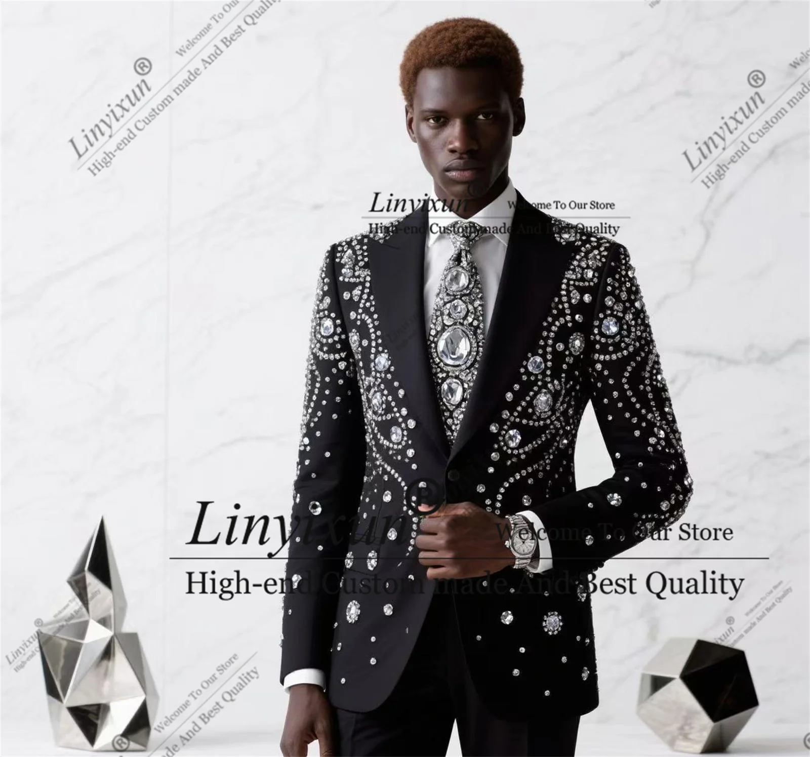 Luxury Diamond Rhinestone Men Suits 2 Piece Sets Party Blazer Customized Slim Fit Costume Homme Luxury Formal Groom Tuxedos
Luxury Diamond Rhinestone Men Suits 2 Piece Sets Party Blazer Customized Slim Fit Costume Homme Luxury Formal Groom Tuxedos