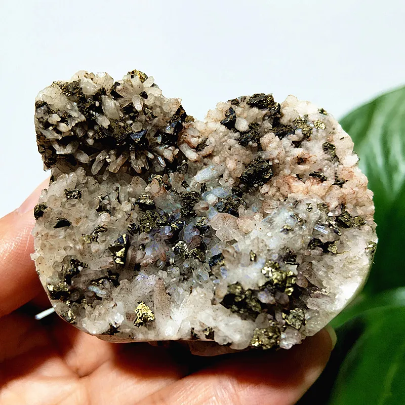 Natural Stone Copper Alloy And Crystal Cluster Coexisting Ore Hedgehog Meditation Witchcraft Reiki HEaling Feng Shui Ornaments
Natural Stone Copper Alloy And Crystal Cluster Coexisting Ore Hedgehog Meditation Witchcraft Reiki HEaling Feng Shui Ornaments