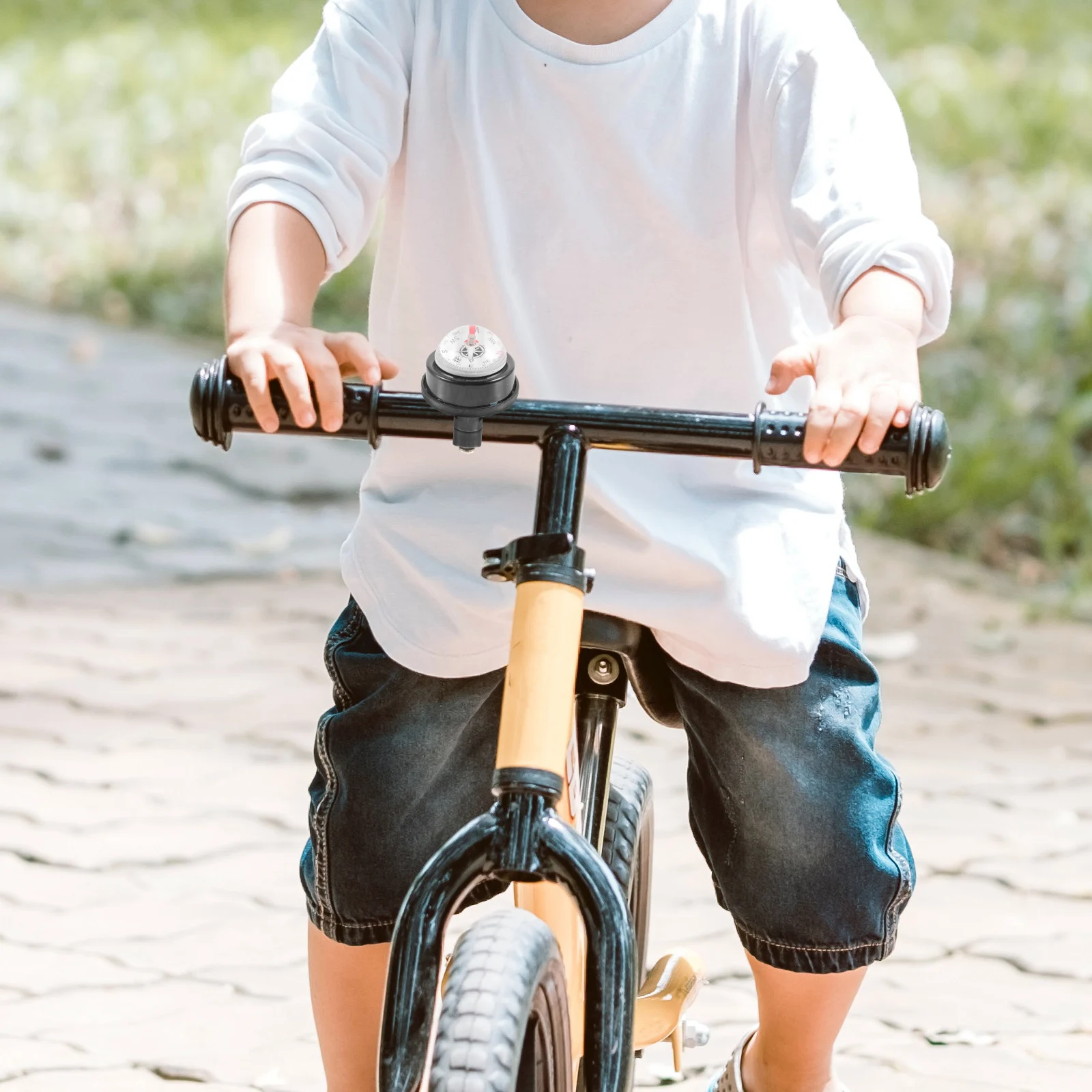 Compass Bicycle Bell for Mountain and Road Bikes Portable Anti-Aging Loud Ringing Bell Easy Fit Handlebar Safety Alert Cycling
Compass Bicycle Bell for Mountain and Road Bikes Portable Anti-Aging Loud Ringing Bell Easy Fit Handlebar Safety Alert Cycling