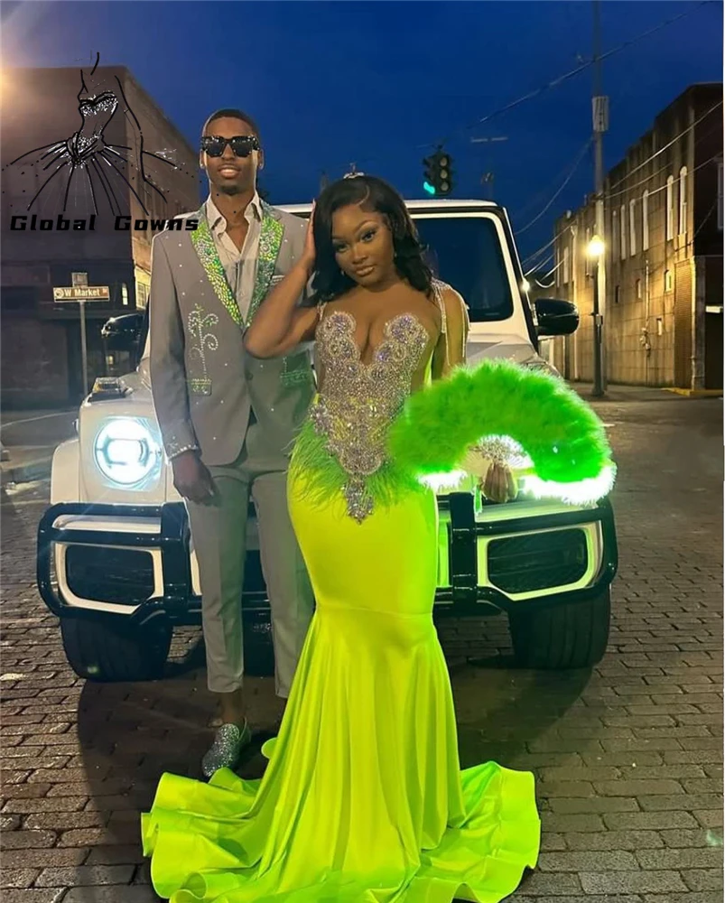 Green O Neck Long Prom Gowns For Black Girls Beaded Crystal Rhinestone Birthday Party Dresses Evening Dress Feather Customized
Green O Neck Long Prom Gowns For Black Girls Beaded Crystal Rhinestone Birthday Party Dresses Evening Dress Feather Customized