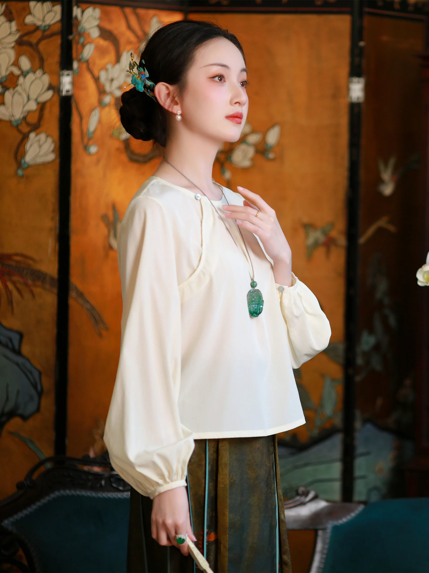 Silk Spring Summer Loose Fit Lightweight Collarl Top Women's Daily Faion Traditional Chinese Sle Elastic Lantern Sve
Silk Spring Summer Loose Fit Lightweight Collarl Top Women's Daily Faion Traditional Chinese Sle Elastic Lantern Sve