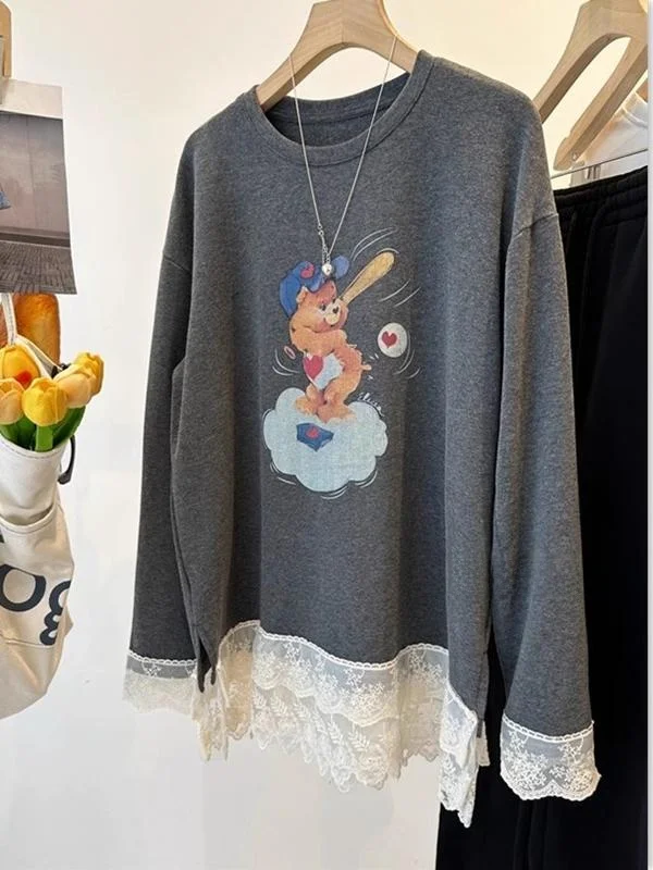 American Retro Lace Trim Cartoon Bear Fleece Lined Thickened Butt Covering Loose Long Sleeve T Shirt Women Base Shirt
American Retro Lace Trim Cartoon Bear Fleece Lined Thickened Butt Covering Loose Long Sleeve T Shirt Women Base Shirt