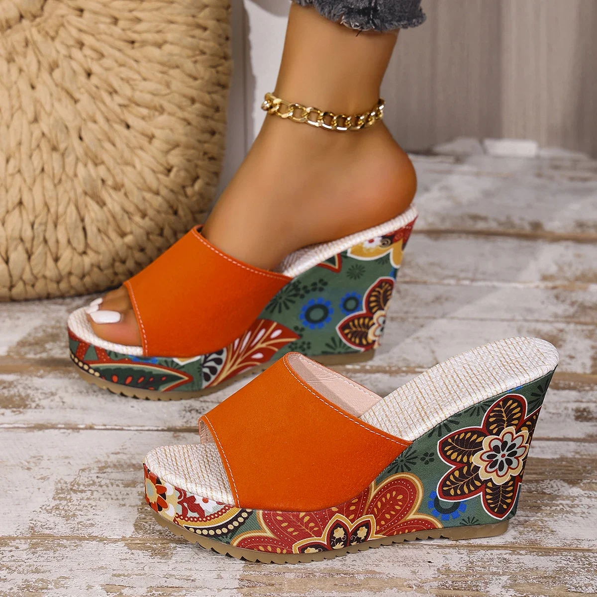 2025 New Women Platform Fashion Sandals Casual Designer Shoes Slip on Anti-slip Outdoor Sandals Shoes for Women Summer Trend
2025 New Women Platform Fashion Sandals Casual Designer Shoes Slip on Anti-slip Outdoor Sandals Shoes for Women Summer Trend
