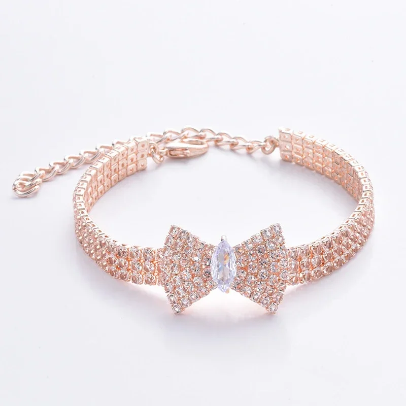 Adjustable Pet Necklace Cat Dog Collar with Diamond Zircon Bone Pendant Jewelry Luxury Metal Copper Puppy Collars Supplies
Adjustable Pet Necklace Cat Dog Collar with Diamond Zircon Bone Pendant Jewelry Luxury Metal Copper Puppy Collars Supplies
