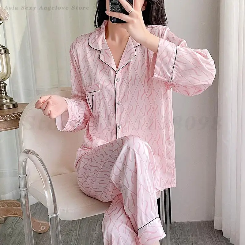 Fashion Print Pajamas Set Sleepwear Spring Autumn Women Long Sleeve Trouser Suits Lounge Wear Loose Satin Home Clothes Underwear
Fashion Print Pajamas Set Sleepwear Spring Autumn Women Long Sleeve Trouser Suits Lounge Wear Loose Satin Home Clothes Underwear