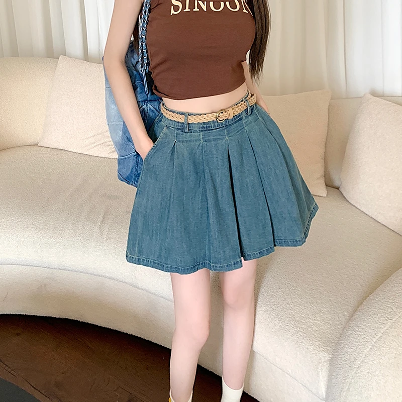 2024 Women Summer New High Waist Denim Shorts Female Oversize Loose Casual Shorts Ladies Streetwear Pleated Short Pants H216
2024 Women Summer New High Waist Denim Shorts Female Oversize Loose Casual Shorts Ladies Streetwear Pleated Short Pants H216