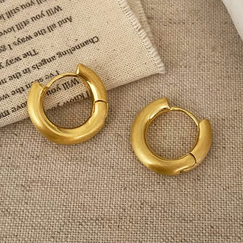 Real 925 Sterling Silver 18K Gold Brushed Round Hoop Earring for Women Minimalist Vintage Fine Jewelry Geometric Accessories
Real 925 Sterling Silver 18K Gold Brushed Round Hoop Earring for Women Minimalist Vintage Fine Jewelry Geometric Accessories
