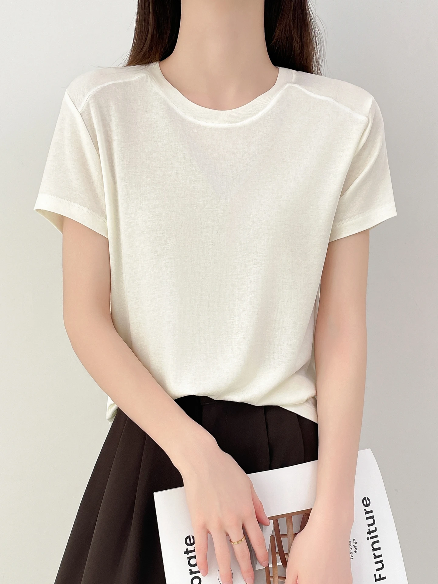 Lightweight Breathable Lyocell Acetate round Ne ort Sve Women's T-irt Summer Casual Sle f Sve Base irt Top
Lightweight Breathable Lyocell Acetate round Ne ort Sve Women's T-irt Summer Casual Sle f Sve Base irt Top