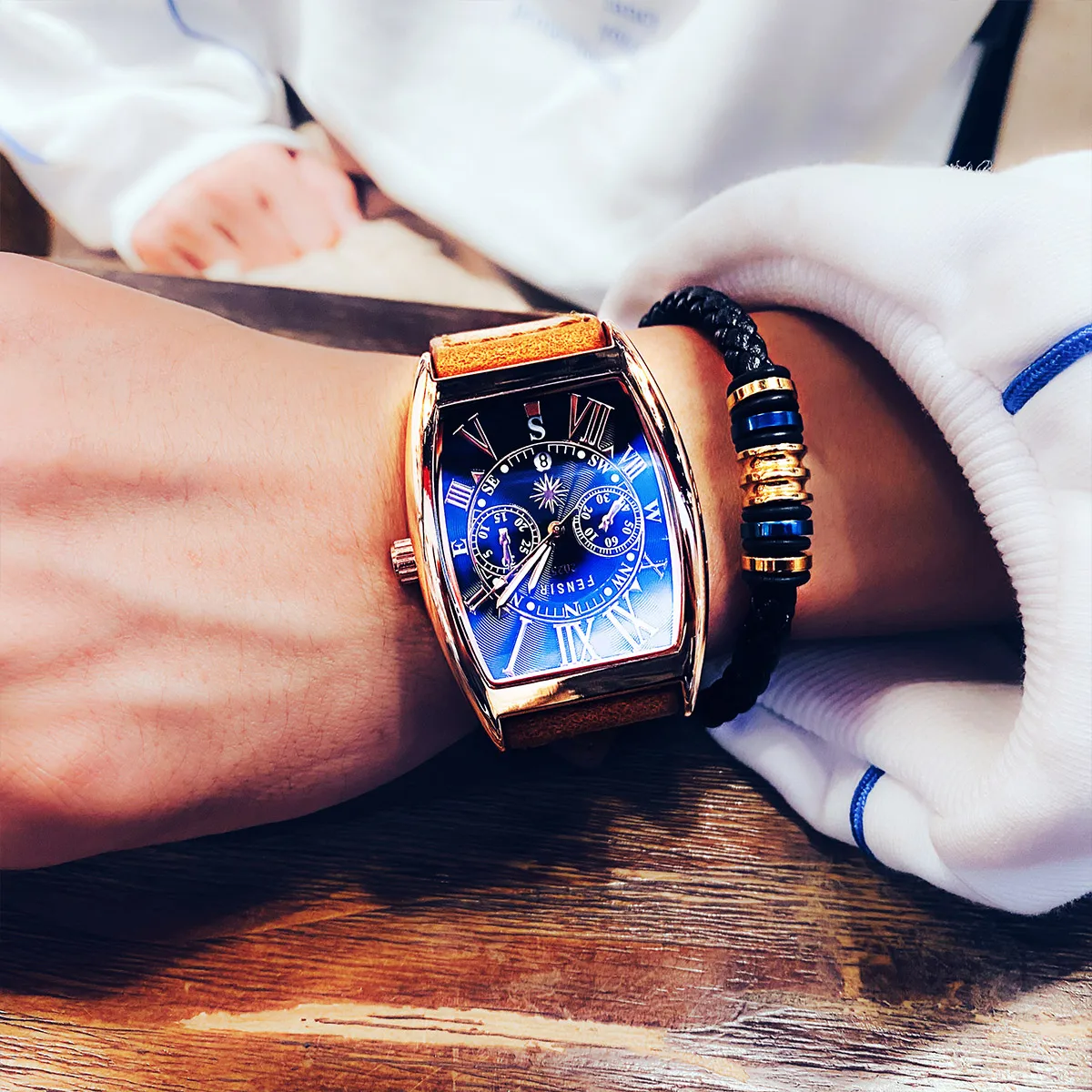 Luneau Blu Fashion Men's Watch, Comfortable Belt Luminous Hands, Casual Business Trend Youth Watch with Gift Box Packaging
Luneau Blu Fashion Men's Watch, Comfortable Belt Luminous Hands, Casual Business Trend Youth Watch with Gift Box Packaging