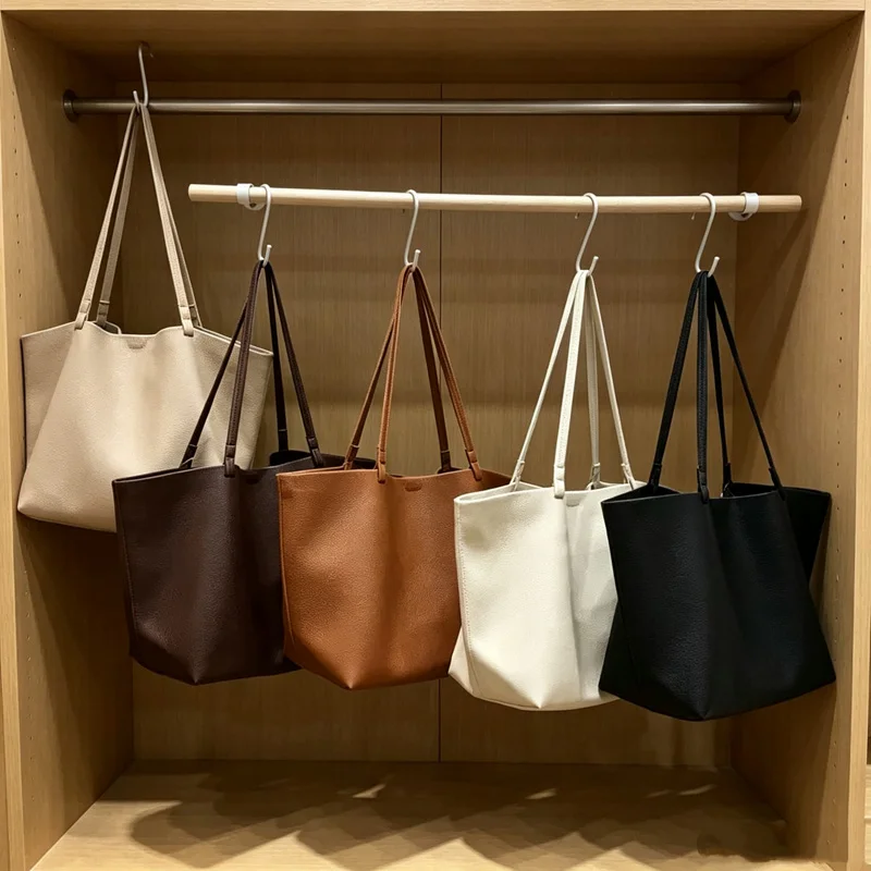 CLAREGQI Women's Large Capacity Tote Bag Soft Faux Leather Shoulder Underarm Bag Minimalist Solid Color Handbag Casual Commuter
CLAREGQI Women's Large Capacity Tote Bag Soft Faux Leather Shoulder Underarm Bag Minimalist Solid Color Handbag Casual Commuter