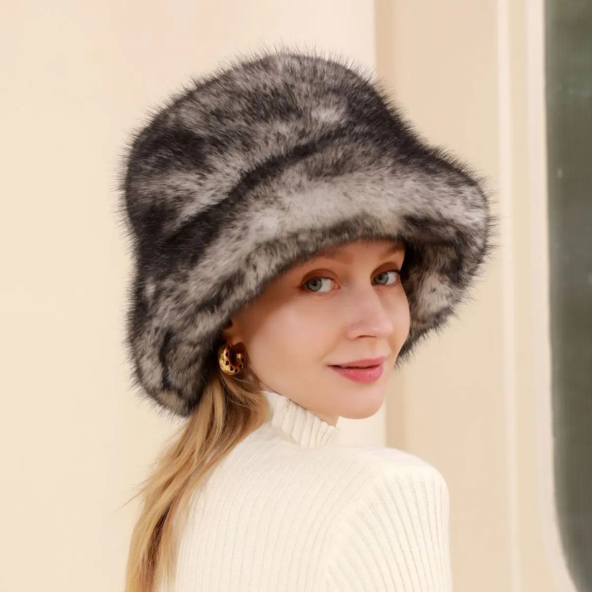 Autumn Winter Warm Faux Fur Bucket Hats Plush Fisherman Hat Fuzzy Fluffy Cap Outdoor Russia Panama Caps
Autumn Winter Warm Faux Fur Bucket Hats Plush Fisherman Hat Fuzzy Fluffy Cap Outdoor Russia Panama Caps