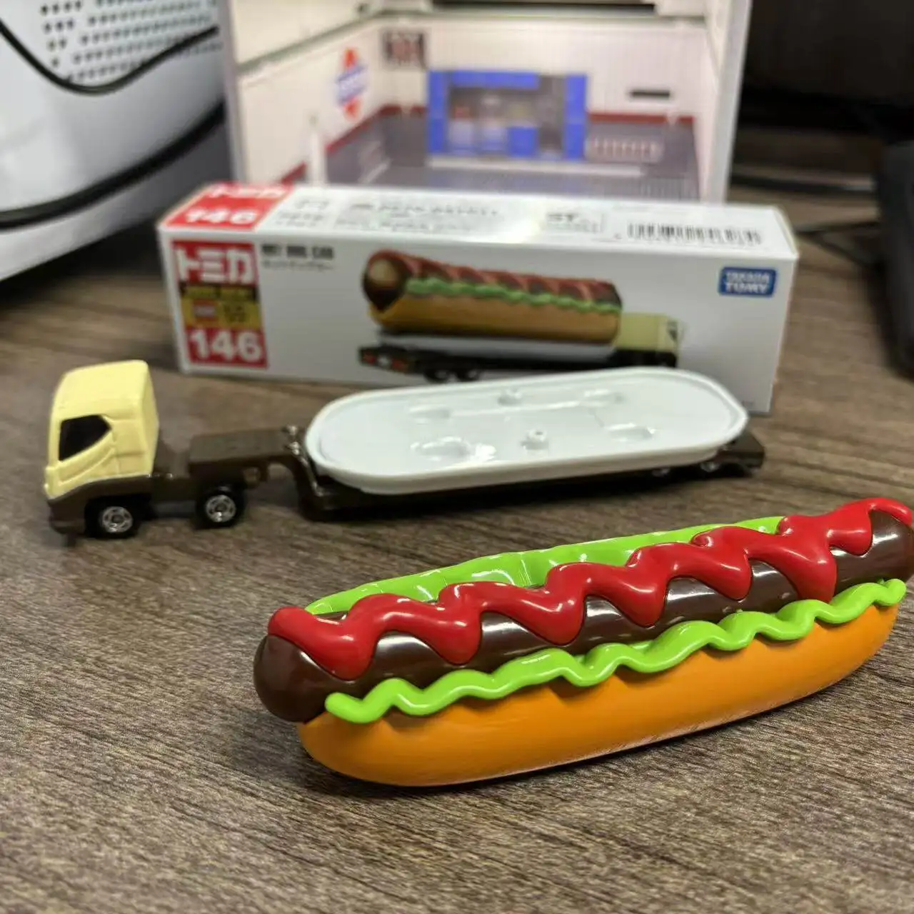 Takara Tomy Tomica Long Type No.146 Hot Dog Car 1:64 Diecast Alloy Metal Model Car Vehicle Toys for Children
Takara Tomy Tomica Long Type No.146 Hot Dog Car 1:64 Diecast Alloy Metal Model Car Vehicle Toys for Children
