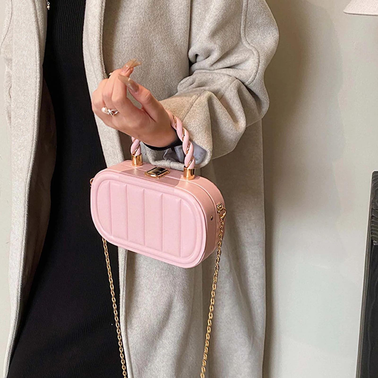 Женская модная сумка, стильные кошельки-клатчи из искусственной кожи со съемной металлической цепочкой, сумка через плечо
Женская модная сумка, стильные кошельки-клатчи из искусственной кожи со съемной металлической цепочкой, сумка через плечо