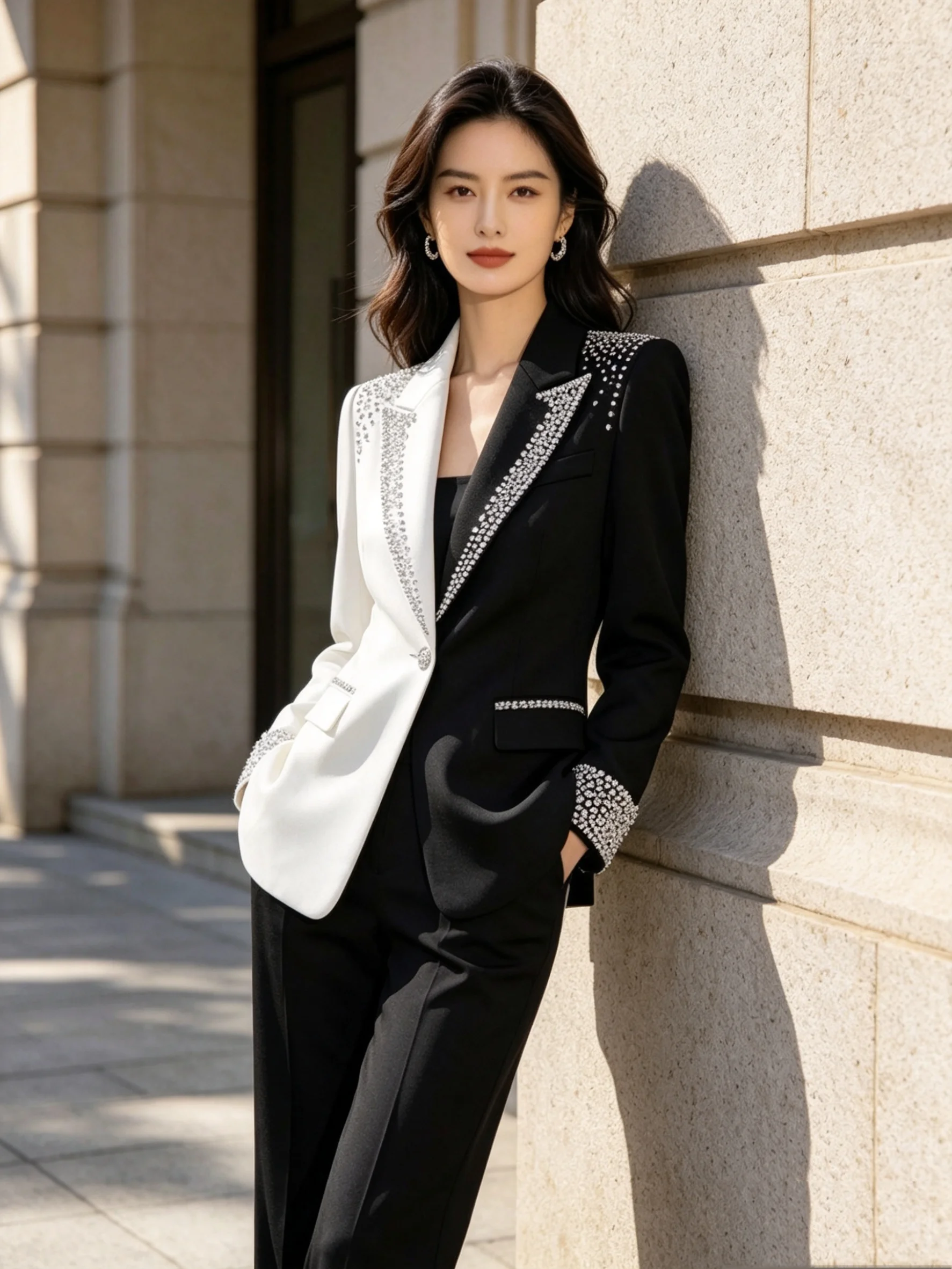 White Black Women Suit Set 2 Pcs Blazer+Pants Crystals Spring Cotton Formal Office Lady Jacket Customized Wedding Guest Coat
White Black Women Suit Set 2 Pcs Blazer+Pants Crystals Spring Cotton Formal Office Lady Jacket Customized Wedding Guest Coat