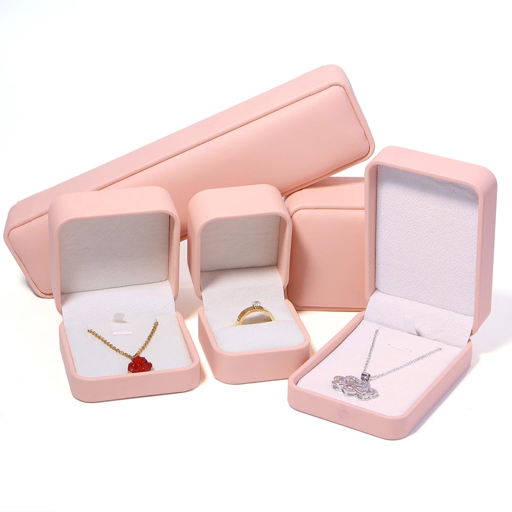 1pc Pink PU Leather Jewelry Box Jewelry Gift Box Display Case Necklace Bracelet Earring Storage Box For Weddding Birthday
1pc Pink PU Leather Jewelry Box Jewelry Gift Box Display Case Necklace Bracelet Earring Storage Box For Weddding Birthday
