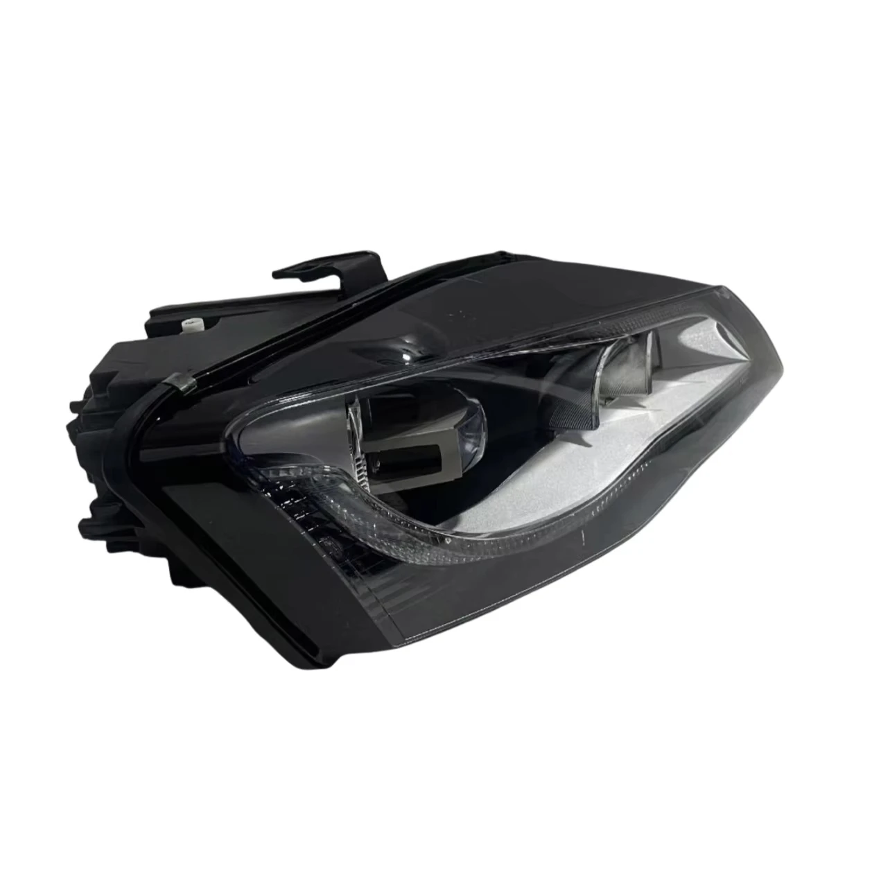 for 14-15 models R8 headlights, R8 high-end LED headlights, high-quality H10 headlights
for 14-15 models R8 headlights, R8 high-end LED headlights, high-quality H10 headlights