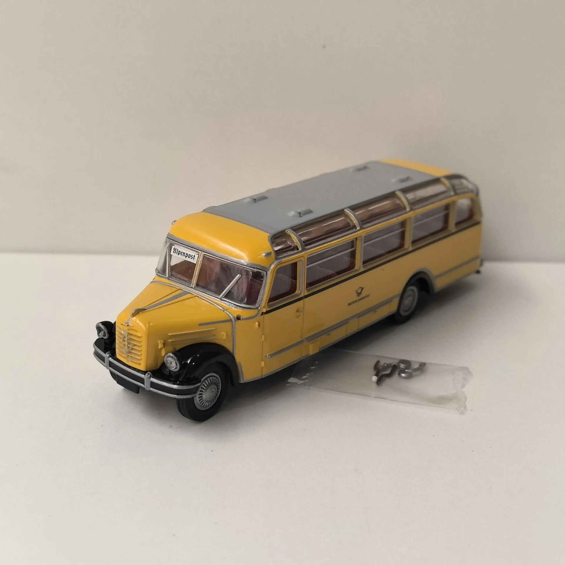 Diecast BREKINA 1/87 Scale HO Borgward BO 4000 Bus Model Plastic Material Deutsche Car Model Collectible Toy Gift Souvenir
Diecast BREKINA 1/87 Scale HO Borgward BO 4000 Bus Model Plastic Material Deutsche Car Model Collectible Toy Gift Souvenir