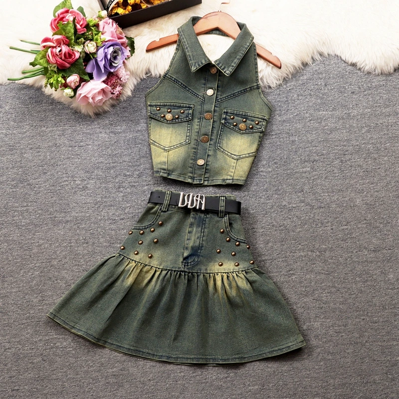 Sexy hot girl with rivets single breasted lapel hanging neck vest ruffle edge short skirt fashionable washed denim suit
Sexy hot girl with rivets single breasted lapel hanging neck vest ruffle edge short skirt fashionable washed denim suit