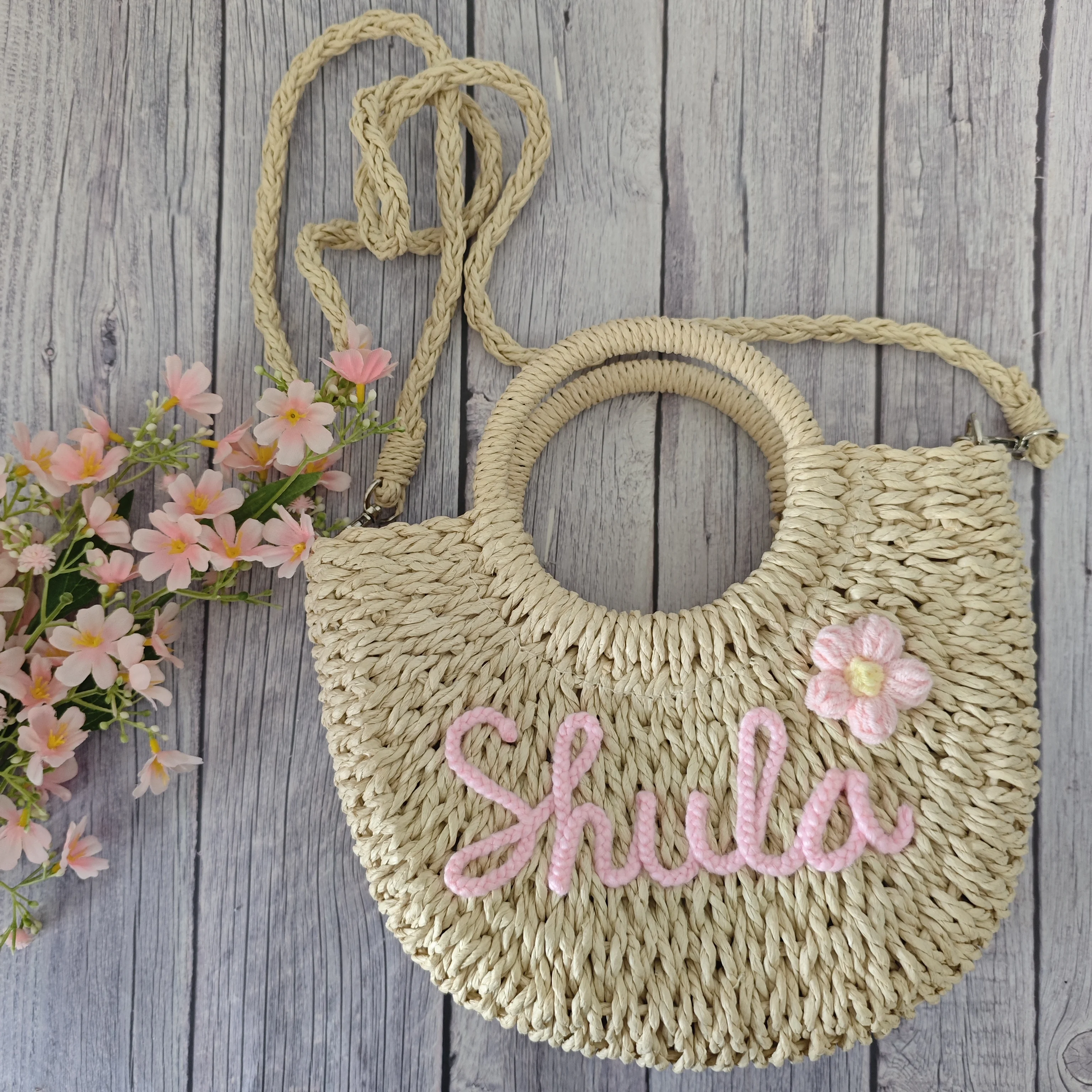 Personalized Summer Straw Woven Shoulder Bag 2025 New Rattan Beach Large Capacity Tote Bags Handmade Vacation Travel Handle Bag
Personalized Summer Straw Woven Shoulder Bag 2025 New Rattan Beach Large Capacity Tote Bags Handmade Vacation Travel Handle Bag