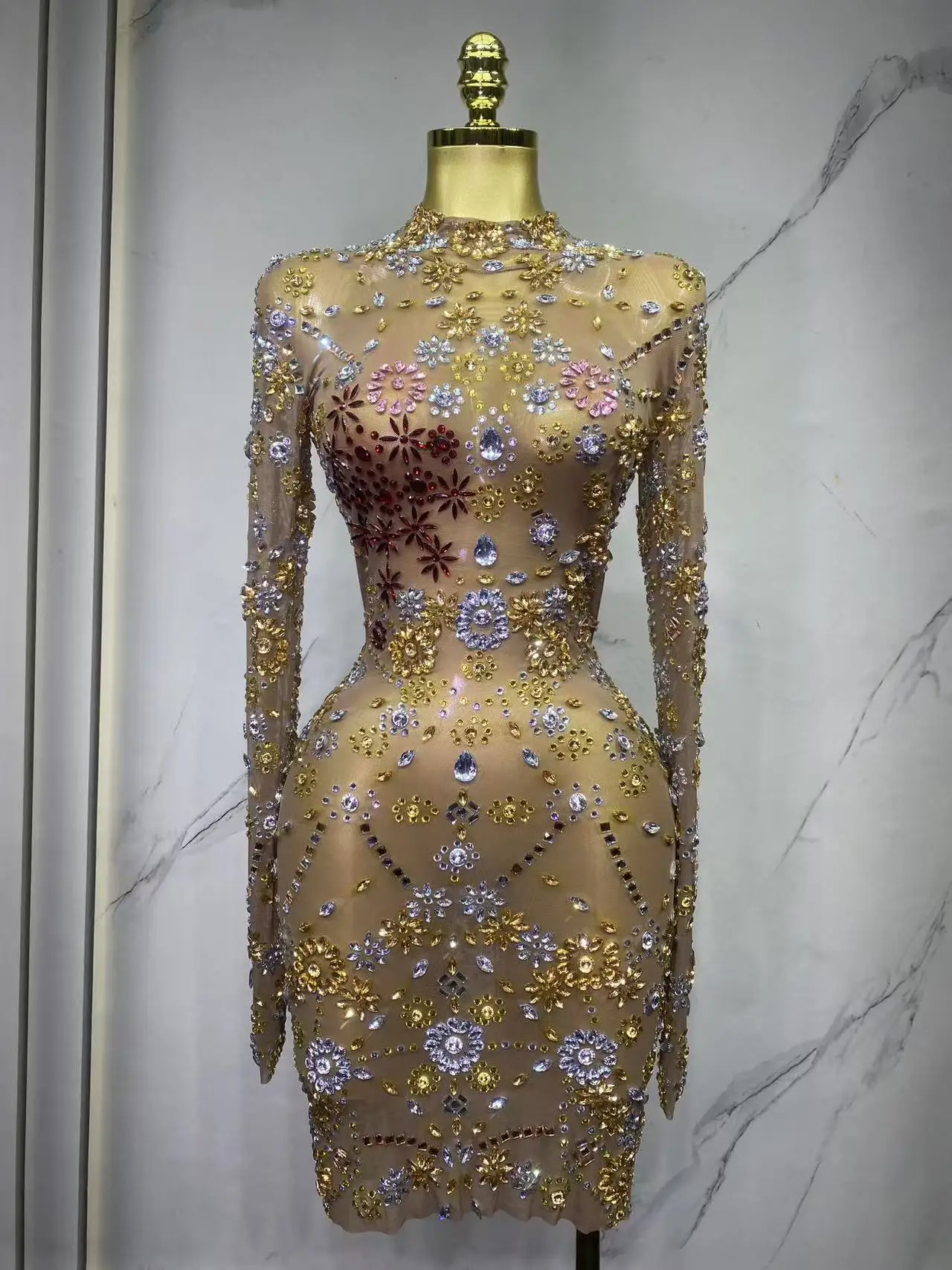 High Neck Long Sleeved Sequin Slim Fit Evening Dress Elf Queen Broken Diamond Performance Attire Stage Party Toast Dress
High Neck Long Sleeved Sequin Slim Fit Evening Dress Elf Queen Broken Diamond Performance Attire Stage Party Toast Dress