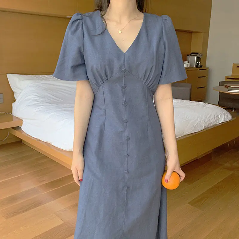 Summer 2025 Korean Version of Sweet Temperament V-neck Single-breasted High Waist Flared Sleeve Women's Dress
Summer 2025 Korean Version of Sweet Temperament V-neck Single-breasted High Waist Flared Sleeve Women's Dress