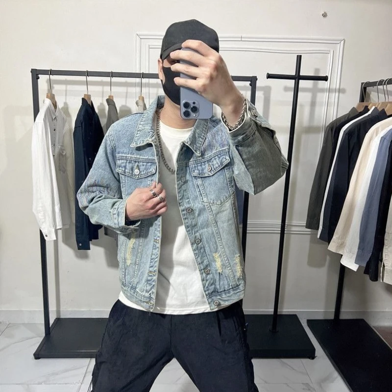 Модное ковбойское пальто с карманами на пуговицах для мужчин, новинка по самой низкой цене, корейская мужская одежда Y2k, быстрая доставка, винтажные оригинальные джинсовые куртки для мужчин
Модное ковбойское пальто с карманами на пуговицах для мужчин, новинка по самой низкой цене, корейская мужская одежда Y2k, быстрая доставка, винтажные оригинальные джинсовые куртки для мужчин