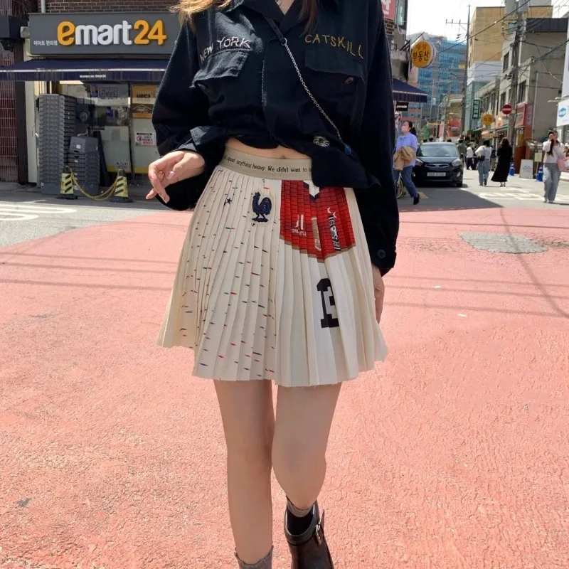 Streetwear Letter Embroidered Sexy Pleated Skirt Women 2025 Autumn New Korean Contrast Color Patchwork Casual A-line Skirt
Streetwear Letter Embroidered Sexy Pleated Skirt Women 2025 Autumn New Korean Contrast Color Patchwork Casual A-line Skirt