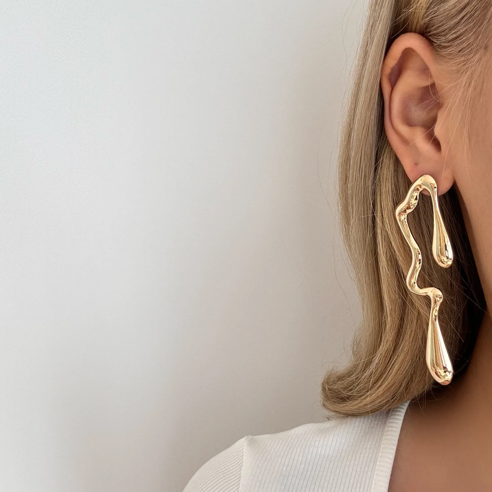 Jewelry Irregular Geometric Earrings Sweet and Cool Personality Design Simple Alloy Water Drop Earrings
Jewelry Irregular Geometric Earrings Sweet and Cool Personality Design Simple Alloy Water Drop Earrings
