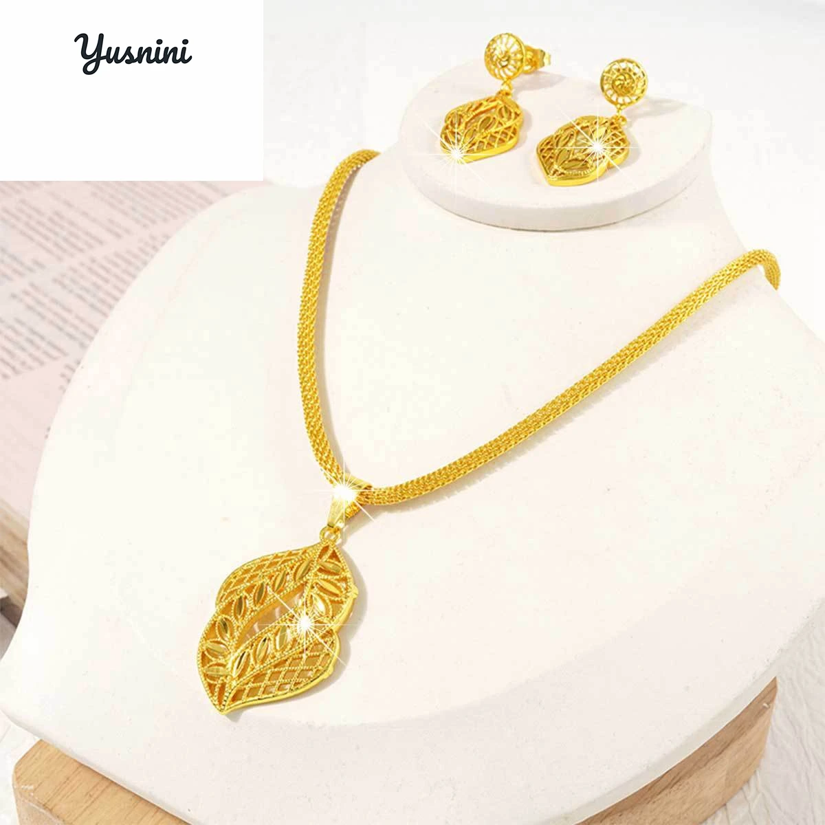 Fashion France Dubai 24K Gold Plated Custom Necklace and Earrings Wedding Christmas Gift Jewelry Set for Loved One DD10968
Fashion France Dubai 24K Gold Plated Custom Necklace and Earrings Wedding Christmas Gift Jewelry Set for Loved One DD10968