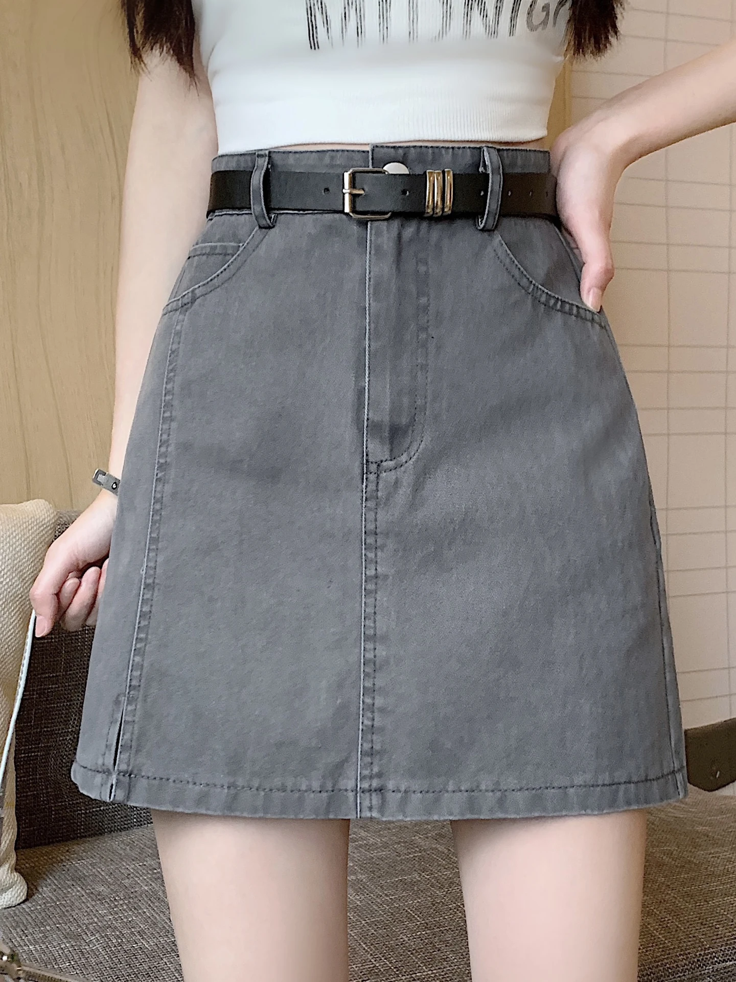 Gray Denim A-Line Skirt Women's Summer New Style High Waist Slimming Anti-Light Biker Short Skirt Commute Korean Style
Gray Denim A-Line Skirt Women's Summer New Style High Waist Slimming Anti-Light Biker Short Skirt Commute Korean Style