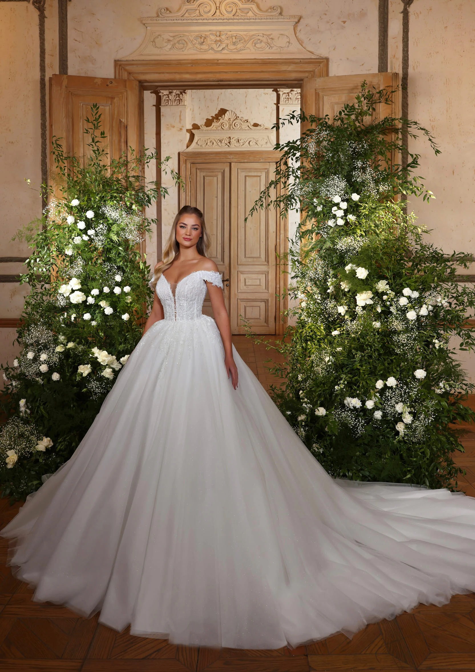 Charming Off Shoulder Ball Gown Wedding Dresses Lace Sequin Bride Dress 2026 Customized Bridal Gowns Sleeveless vestido de novia
Charming Off Shoulder Ball Gown Wedding Dresses Lace Sequin Bride Dress 2026 Customized Bridal Gowns Sleeveless vestido de novia