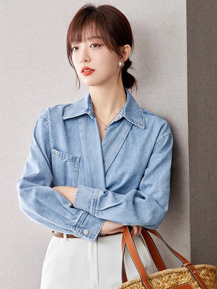 Ретро-рубашка из денима в гонконгском стиле, повседневная, приталенная, простая, с длинным рукавом, модная, элегантная, осенняя новинка, женская рубашка
Ретро-рубашка из денима в гонконгском стиле, повседневная, приталенная, простая, с длинным рукавом, модная, элегантная, осенняя новинка, женская рубашка