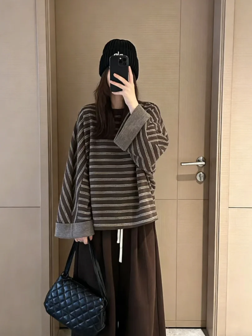 Раннеосенний корейский свободный вязаный свитер для женщин: модный, легкий, уникальный, красивый топ в стиле lazy chic
Раннеосенний корейский свободный вязаный свитер для женщин: модный, легкий, уникальный, красивый топ в стиле lazy chic