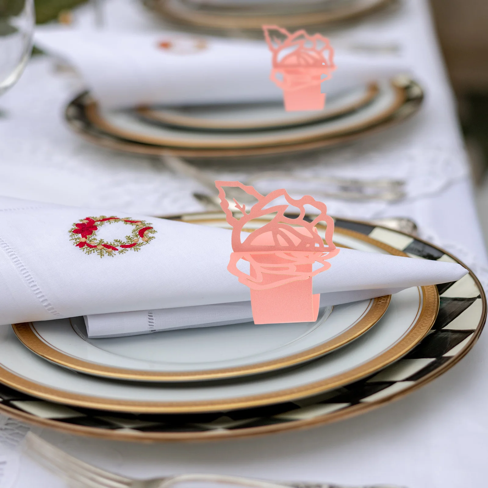 50Pcs Rose Napkin Rings Elegant Paper Holders Romantic Wedding Dinner Table Setting Valentine's Day Rose Napkin Ring Holders
50Pcs Rose Napkin Rings Elegant Paper Holders Romantic Wedding Dinner Table Setting Valentine's Day Rose Napkin Ring Holders