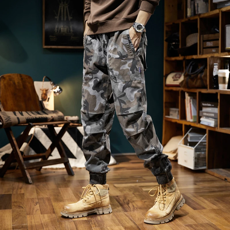 Men's Camouflage Wide Leg Pants Ankle Binding High Crotch Micro Flared Retro Work Trousers Trendy High-End Men's Fashion
Men's Camouflage Wide Leg Pants Ankle Binding High Crotch Micro Flared Retro Work Trousers Trendy High-End Men's Fashion