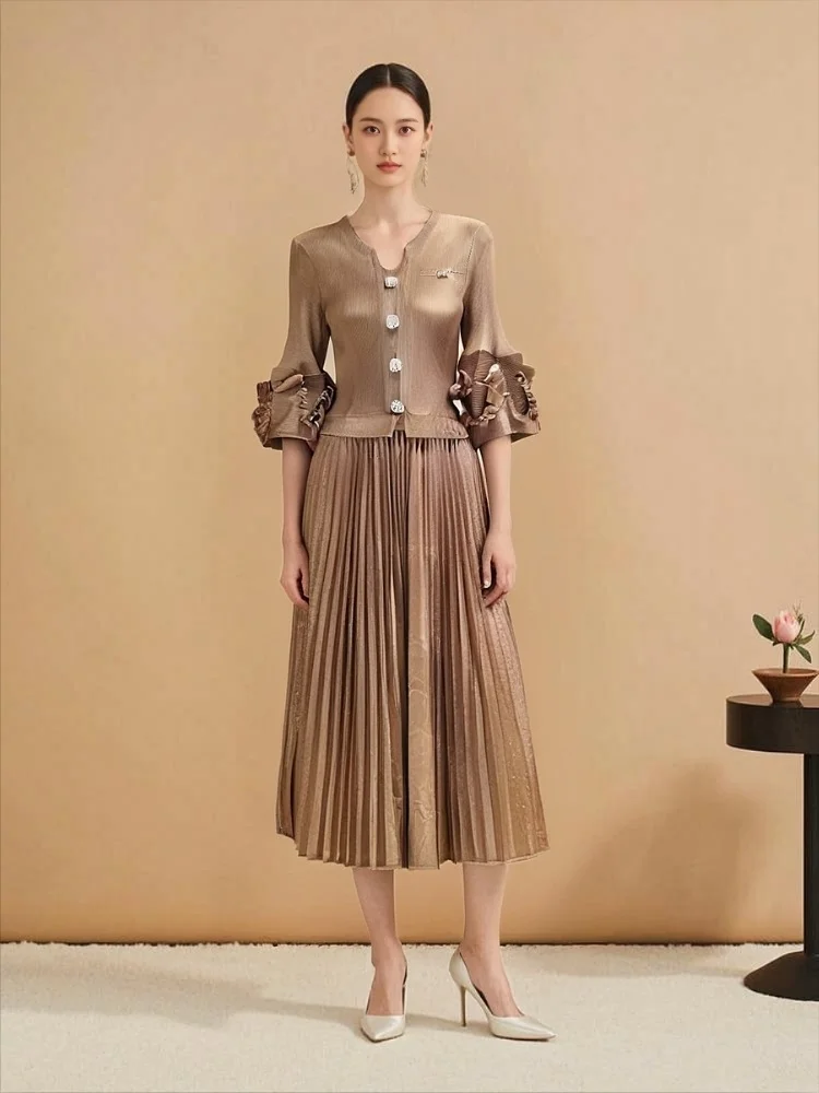 Miyake Pleated 2025 Autumn New Flared Sleeve V-neck Solid Color Dress Elegant Splicing Versatile Pleated Skirt for Children 
Miyake Pleated 2025 Autumn New Flared Sleeve V-neck Solid Color Dress Elegant Splicing Versatile Pleated Skirt for Children