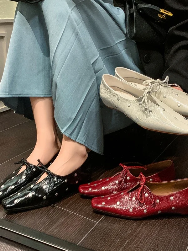 Женские кожаные ботинки с круглыми заклепками и V-образным вырезом, на ремешке, увеличивающие рост, уличные, на плоской подошве, с подкладкой из свиной кожи
Женские кожаные ботинки с круглыми заклепками и V-образным вырезом, на ремешке, увеличивающие рост, уличные, на плоской подошве, с подкладкой из свиной кожи