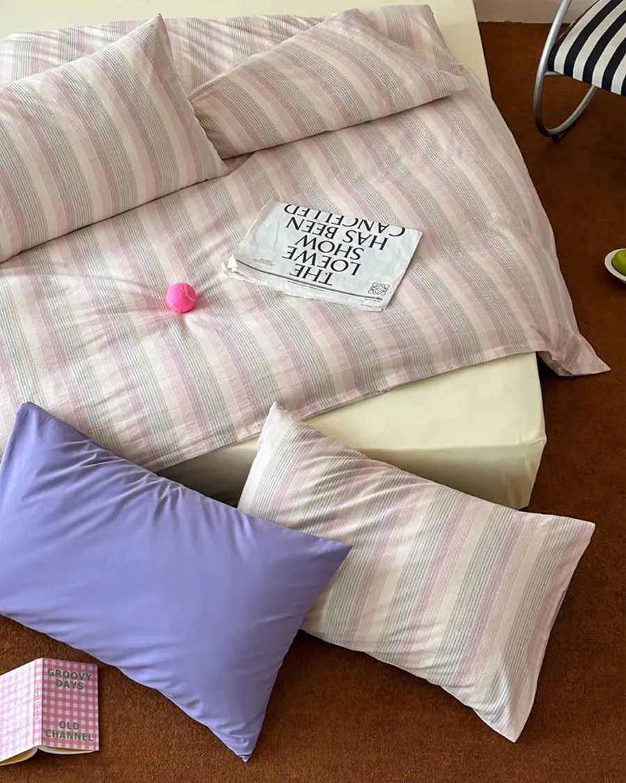 Fashion simple stripe bedding set single double,twin full queen king lovely cotton home textile sheet pillow case quilt cover
Fashion simple stripe bedding set single double,twin full queen king lovely cotton home textile sheet pillow case quilt cover