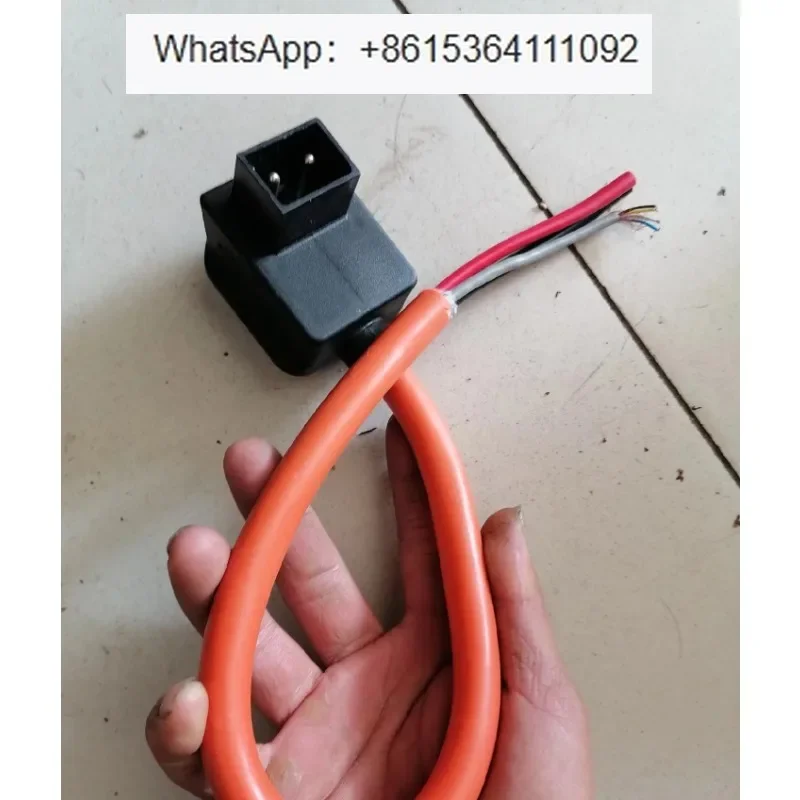 Suitable for Ecooter Electric Vehicle Original Accessories E1 E2 e2max e5 e1L Lithium battery output socket elbow cable
Suitable for Ecooter Electric Vehicle Original Accessories E1 E2 e2max e5 e1L Lithium battery output socket elbow cable